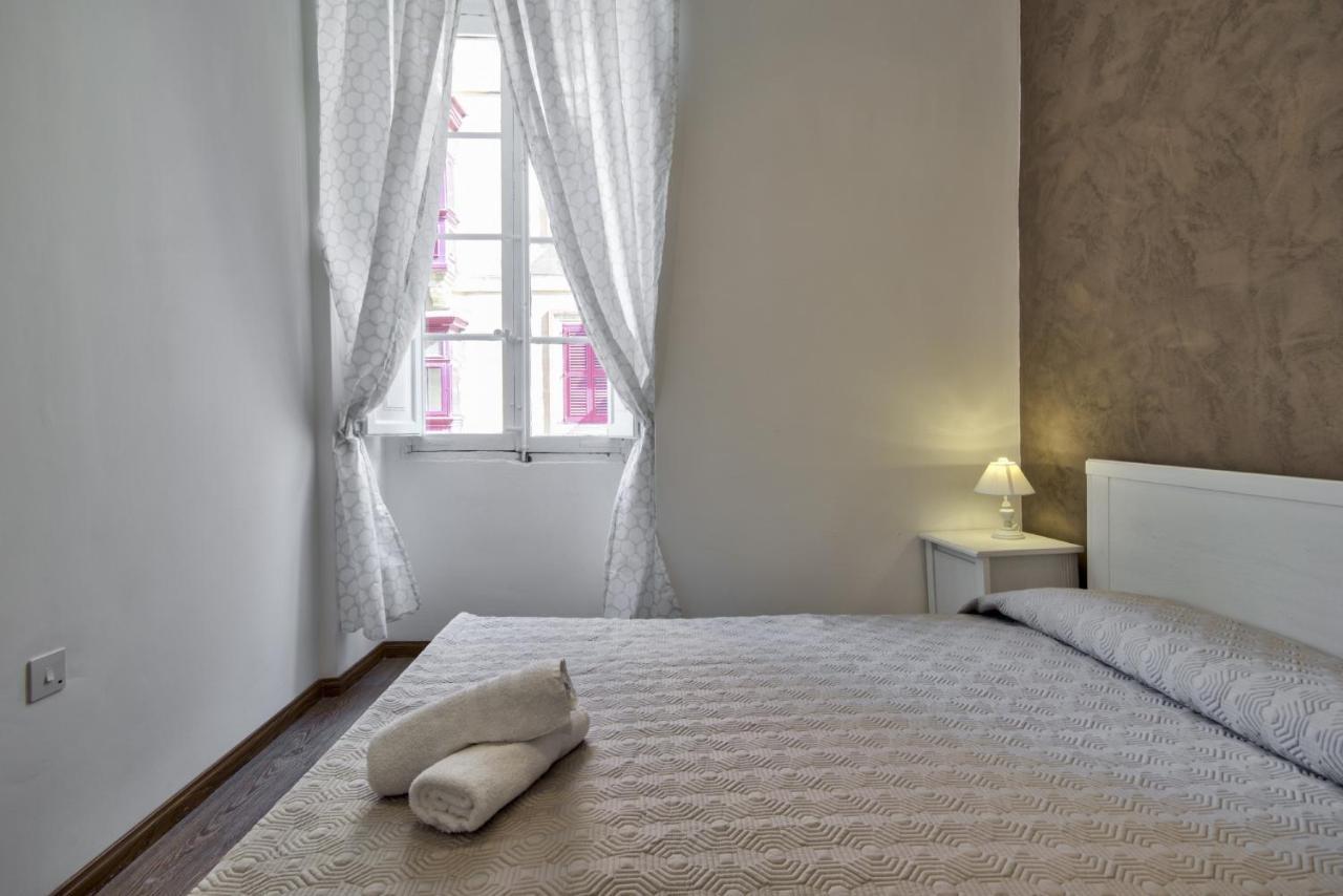 Borgo Apartments 1 & 2 Bedroom Self-Catering Units In Central Валетта Экстерьер фото