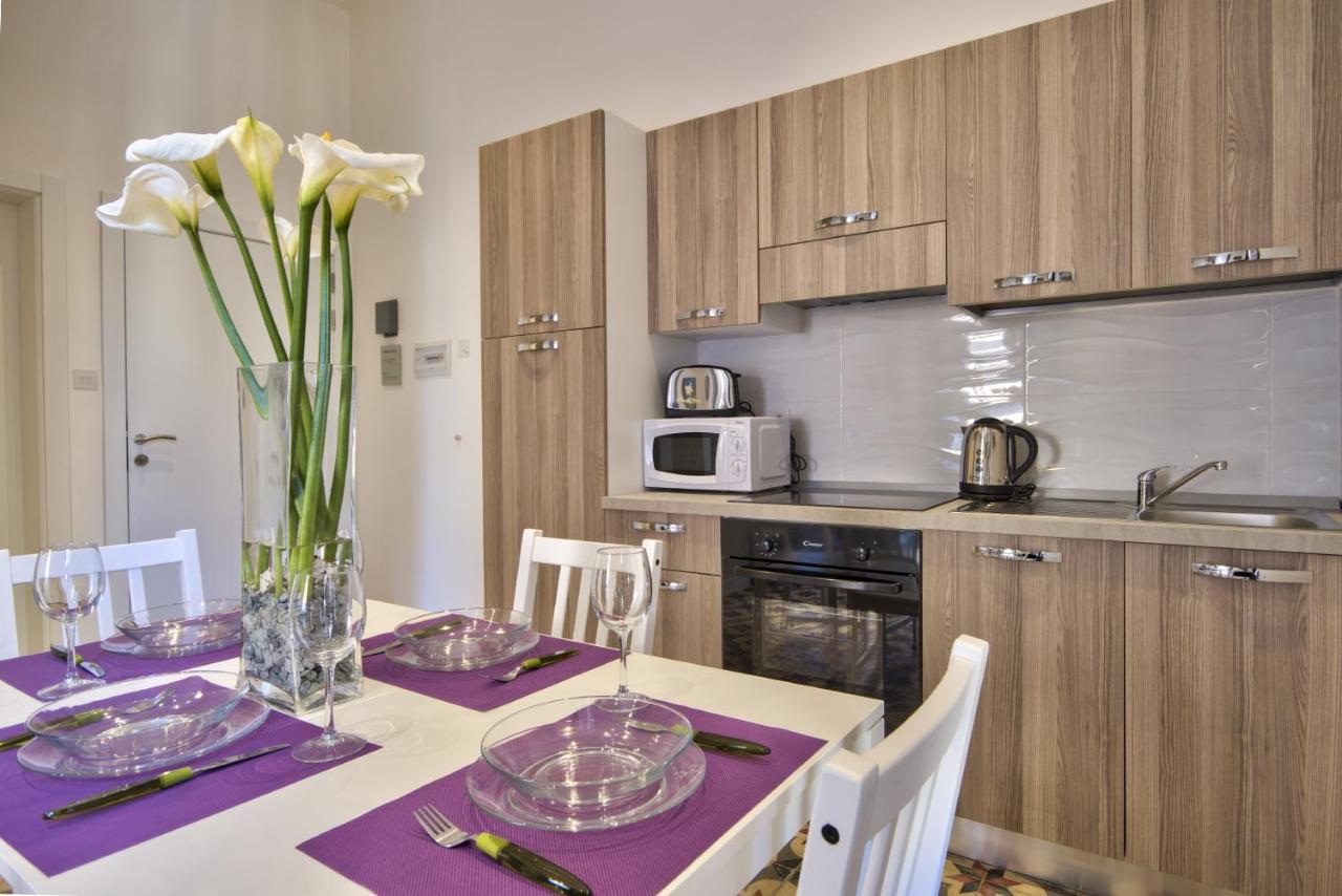 Borgo Apartments 1 & 2 Bedroom Self-Catering Units In Central Валетта Экстерьер фото