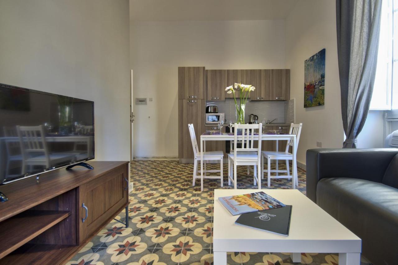 Borgo Apartments 1 & 2 Bedroom Self-Catering Units In Central Валетта Экстерьер фото