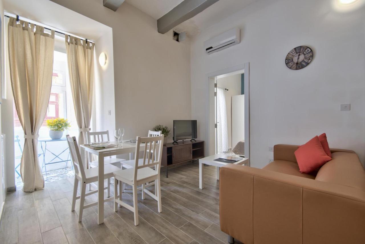 Borgo Apartments 1 & 2 Bedroom Self-Catering Units In Central Валетта Экстерьер фото
