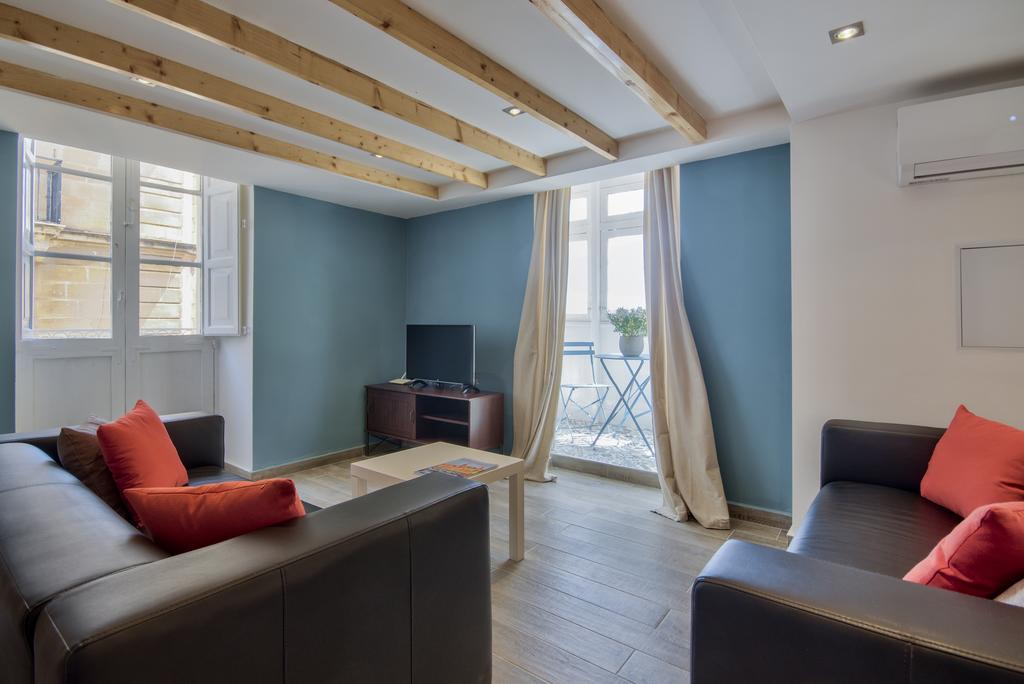 Borgo Apartments 1 & 2 Bedroom Self-Catering Units In Central Валетта Экстерьер фото