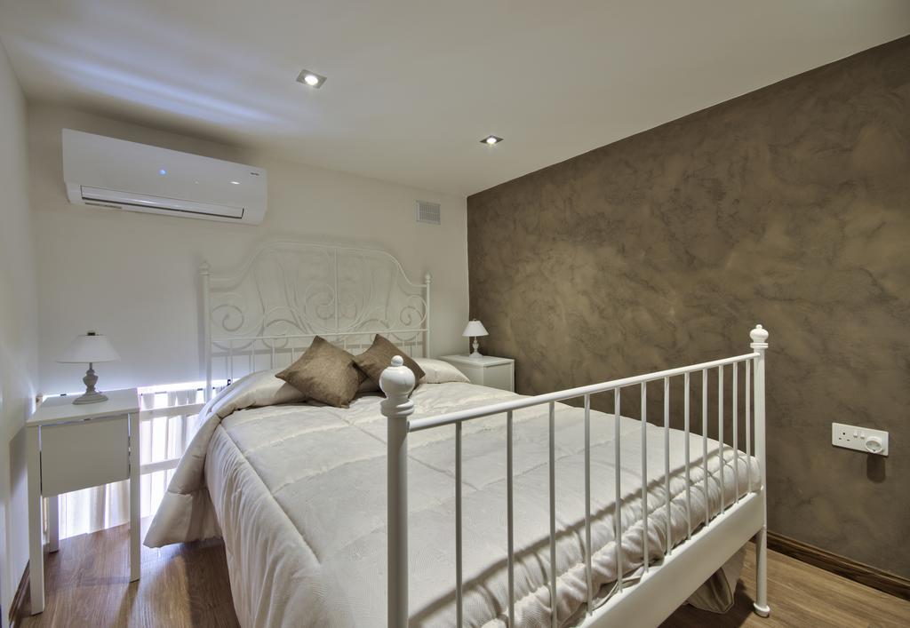 Borgo Apartments 1 & 2 Bedroom Self-Catering Units In Central Валетта Экстерьер фото