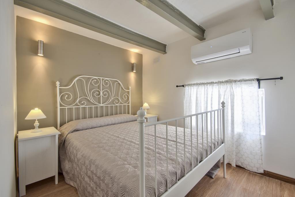 Borgo Apartments 1 & 2 Bedroom Self-Catering Units In Central Валетта Экстерьер фото